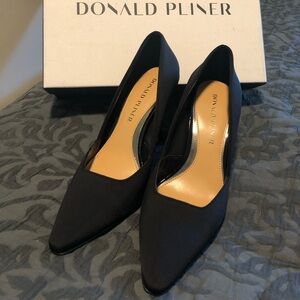 Donald J Pliner Black Pumps